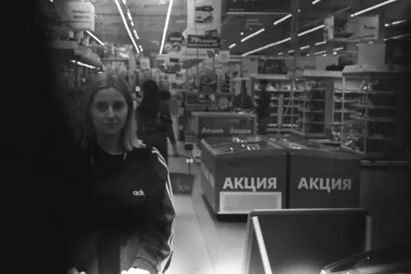 Il retail media stampa margini del 70% senza regole